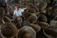 422 - WOVEN RATTAN BASKET 89 - LEONG SOON SENG - malaysia <div